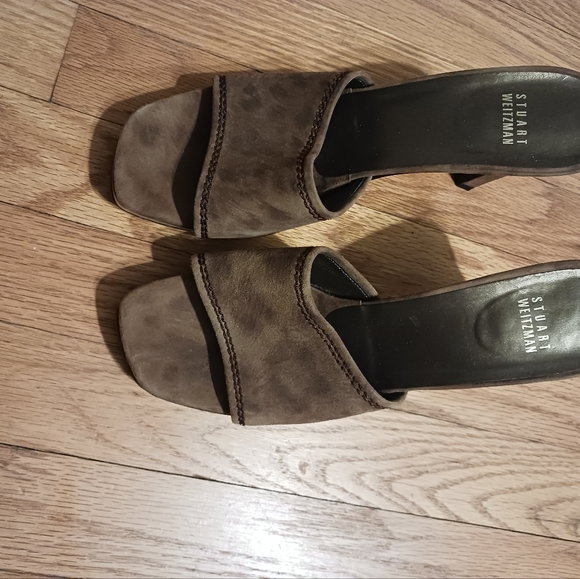 Heels - Picture 2 of 5